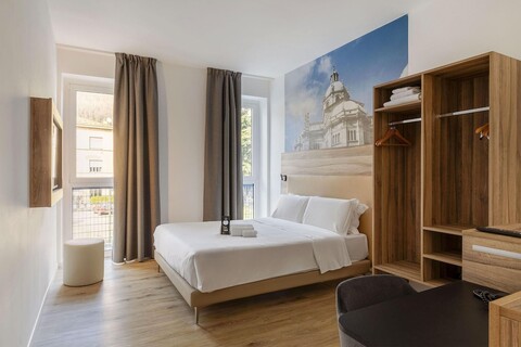 B&B 호텔 코모 바라델로