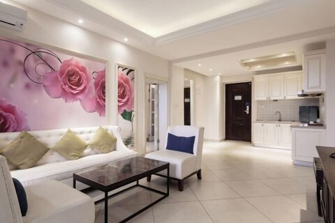 Tianyi International Hotel (Nandujiang Meilan Airport Branch)