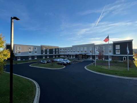 라 퀸타 인 & 스위트 바이 윈덤 배넉번-디어필드