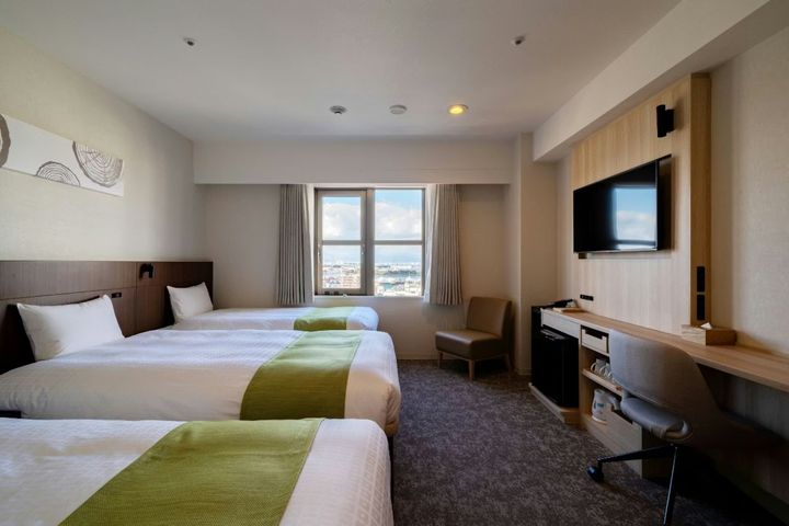 room detail thumbnail 1