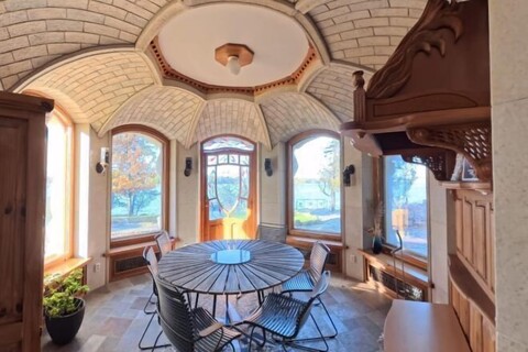 Pinecrest Villa - Castle Style Living on Seaside