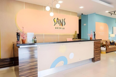 Townhouse OAK Hotel Fiducia Serpong