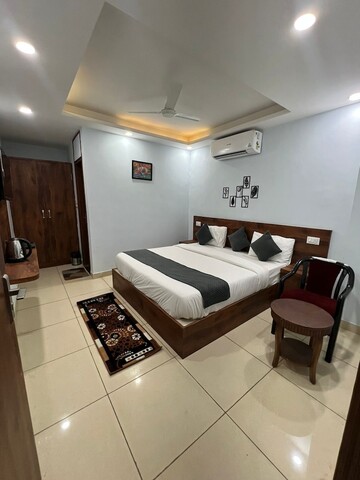 공항 근처 호텔 RK 팰리스