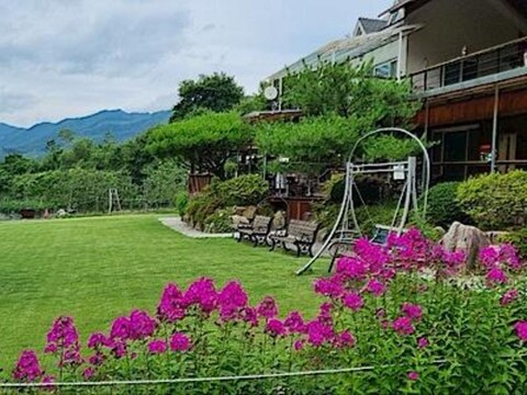 The Flower Pension