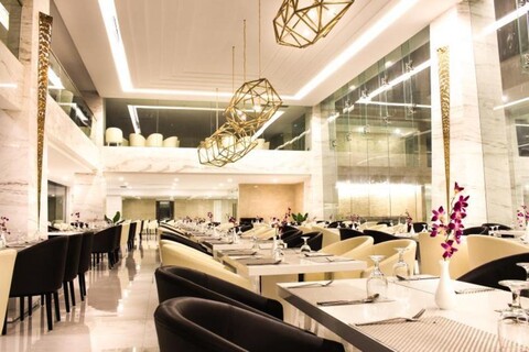 그래드 속할라이 호텔