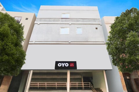 Hotel O THE MAJESTIC INN