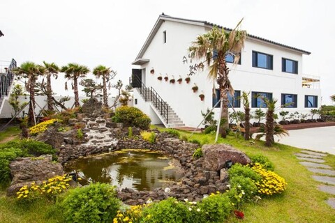 Jeju Xuongap Calligraphy Pension