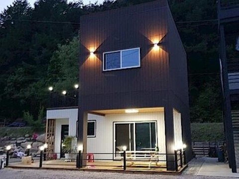 Wolseong Rainbow Pension Camping