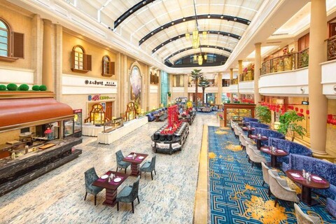 Celebrity City Hotel