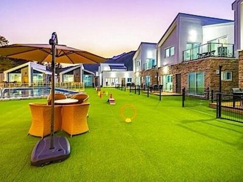 Gold Spoon Dog Pool Villa