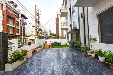 Gazelle Inn Medanta