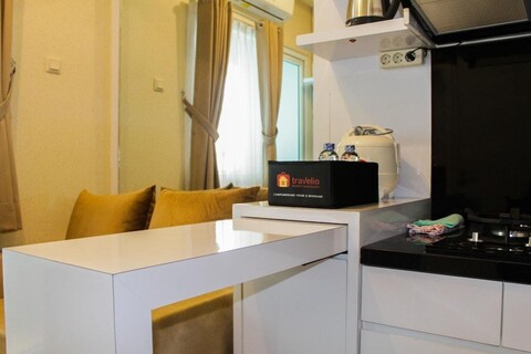 Minimalist and Homey 2Br Aparment at Green Pramuka Near Mall