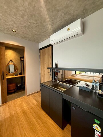 러시 인 푸켓 호텔 앤 리조트