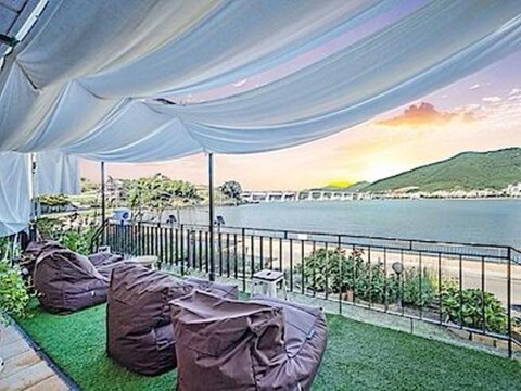 Pine Fragrance Silver Sea Pension