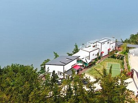 Sea and Sea Oreum Pension