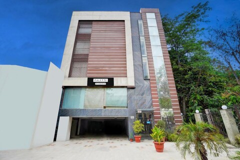 Palette by CheckIn Royal Retreat Delhi Formerly Imperial Villas