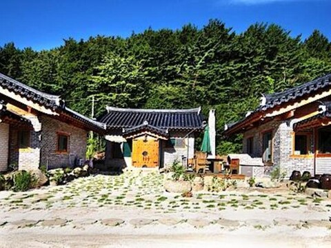 Jirisan Hadong Spring Road Pension