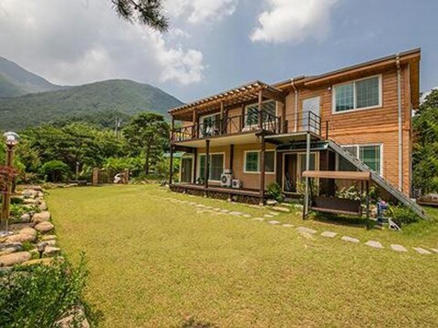 Jirisan Red Clay Pension