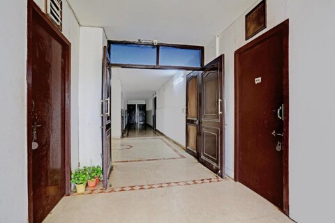 Hotel O by OYO Naveen Stay
