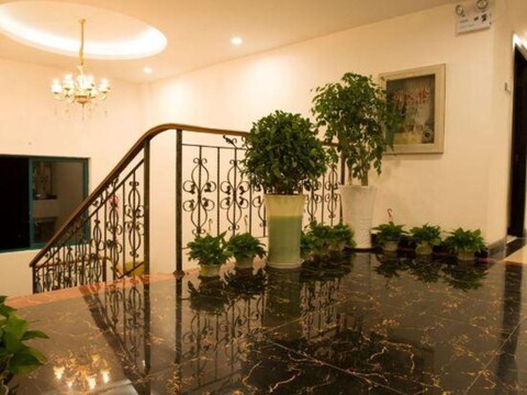 211 E-sports Hotel (Jinshan City Beach)