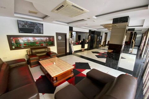 Lucky Star Hotel