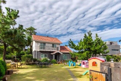 라라라 더 프리티 협재 펜션