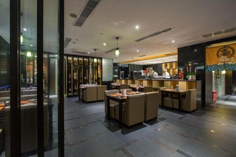 Changsha Zhongwei Shennong Grand Hotel (Helong Sports Center Huangtuling Subway Station)