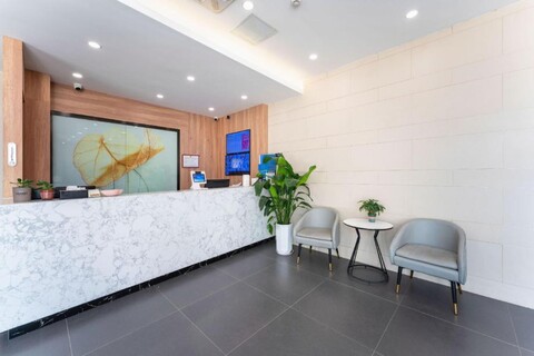 Shell Hotel (Jinan Daming Lake Scenic North Park Ginza Mall)