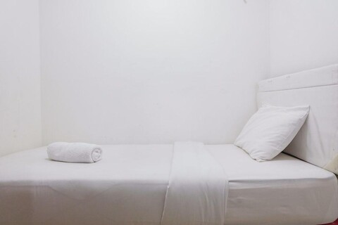 Bassura City Apartment Connect to Swimming Pool