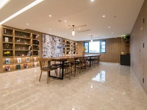 HanTing Premium Hotel (Xi'an Railway Station Wulukou Subway Station)