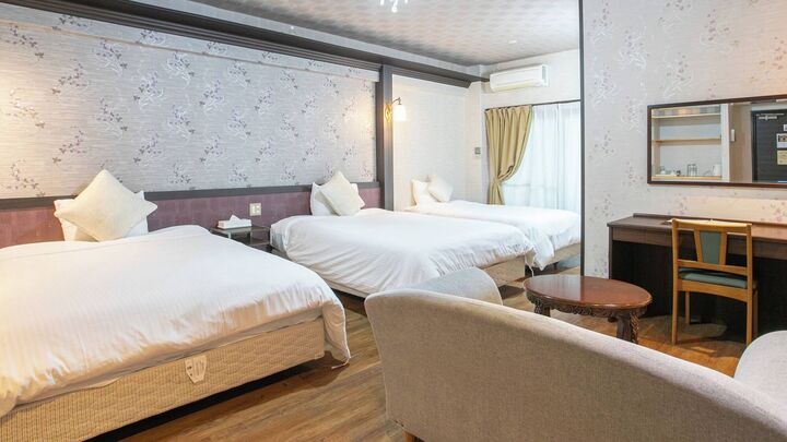 room detail thumbnail 0