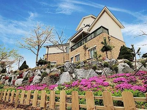 Sunset Fragrance Pension