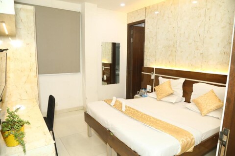 Flourish Stay Saket near Max Hospital