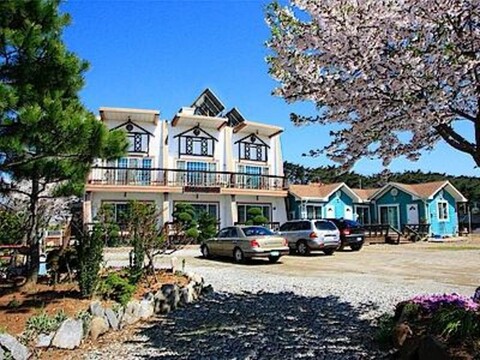 Anmyeondo Silver Wave Pension