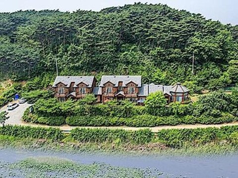 Anmyeondo Sky Lake Pension