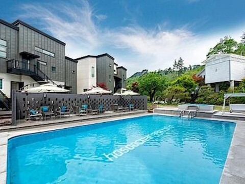 Kids Pool Villa with a pretty lake window