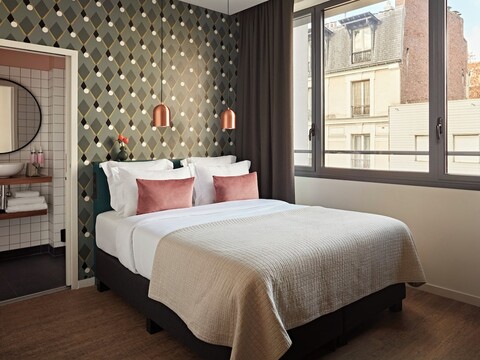 야이스 파리 이시 바이 누마