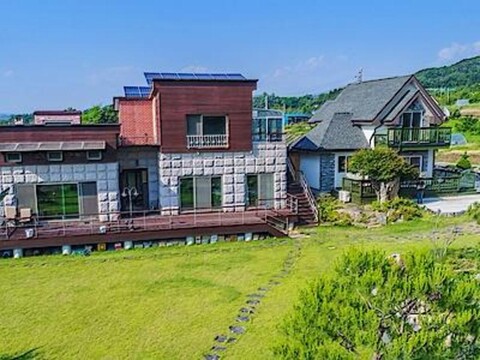 Chiak Flower Garden Pension