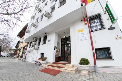 애비뉴 팔러먼트