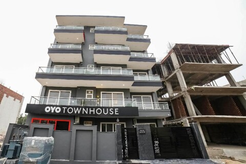 Super Townhouse Sector 46 Gurgaon Near Appu Ghar
