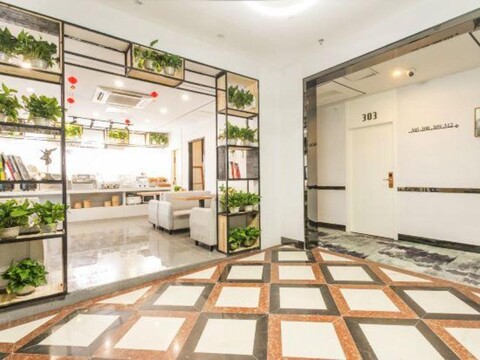 Floure Hotel (Suzhou Jinji Lake West Branch)