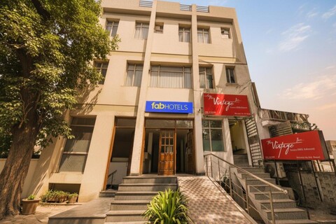 FabHotel Vintage Inn