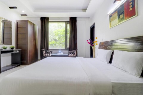 Blue Moon Residency Hotel & Restaurant