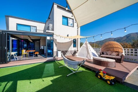 Adelcomma Pool Villa