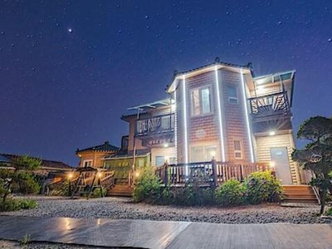 Cherbourg Red Clay Pension