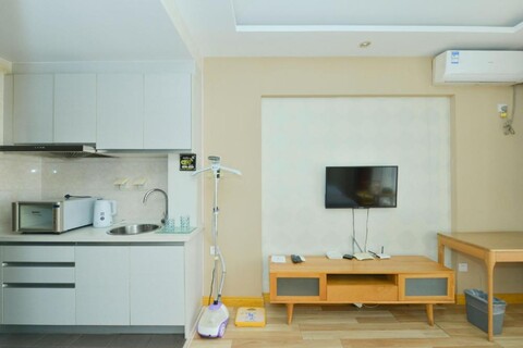 Baike Business Apartment (Ganjingzi South China Plaza Branch)