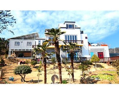 Jeollawando Friends Pension