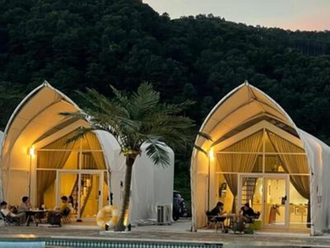 Traum Pool Villa Glamping & Caravan