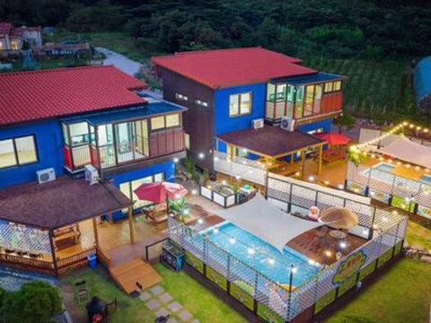 J Pool Villa Kids & Family