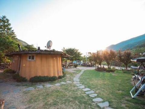 Mungyeong Dirt House Tombs Pension